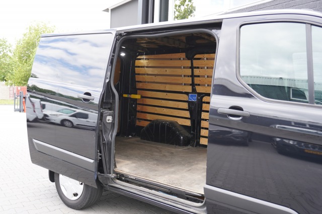Ford Transit Custom 2.0 TDCI EURO 6 - Airco - Navi - Cruise - Camera - €12.499,- Excl.