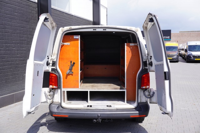 Volkswagen Transporter 2.0 TDI 150PK EURO 6 - Airco - Cruise - PDC - € 15.900,- Excl. Volkswagen Transporter 2.0 TDI 150PK EURO 6 - Airco - Cruise - PDC - € 15.900,- Excl.