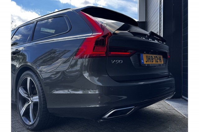 Volvo V90 2.0 T8 AWD R-Design 391PK | Pano | H&K Audio | Head Up | Memory | €31.900,- Incl. BTW.