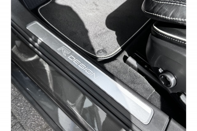 Volvo V90 2.0 T8 AWD R-Design 391PK | Pano | H&K Audio | Head Up | Memory | €31.900,- Incl. BTW.