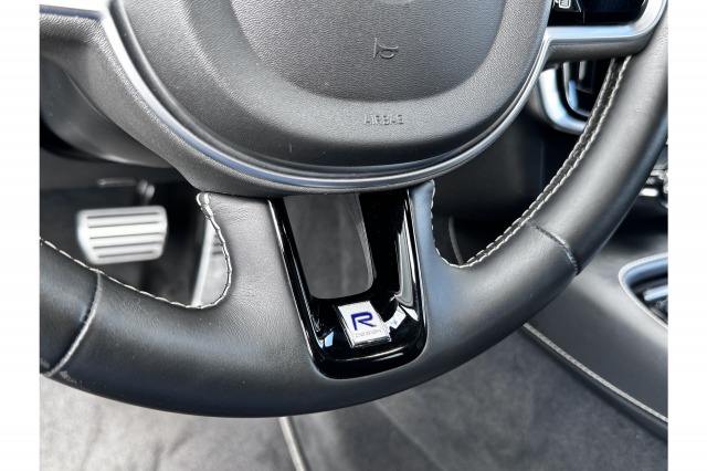Volvo V90 2.0 T8 AWD R-Design 391PK | Pano | H&K Audio | Head Up | Memory | €31.900,- Incl. BTW.