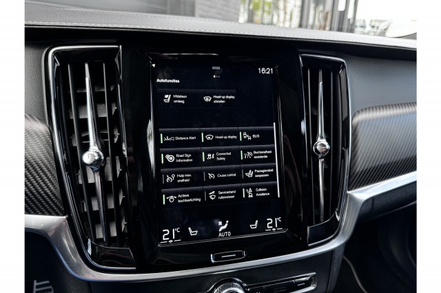 Volvo V90 2.0 T8 AWD R-Design 391PK | Pano | H&K Audio | Head Up | Memory | €31.900,- Incl. BTW.