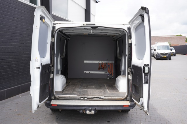 Renault Trafic 2.0 dCi 120PK EURO 6 - Airco - Cruise - PDC - €11.900,- Excl. Renault Trafic 2.0 dCi 120PK EURO 6 - Airco - Cruise - PDC - €11.900,- Excl.