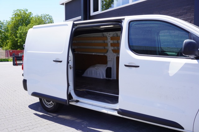 Peugeot Expert 2.0 BlueHDI 120PK EURO 6 - Airco - Cruise - PDC - €11.950,- Excl. Peugeot Expert 2.0 BlueHDI 120PK EURO 6 - Airco - Cruise - PDC - €11.950,- Excl.