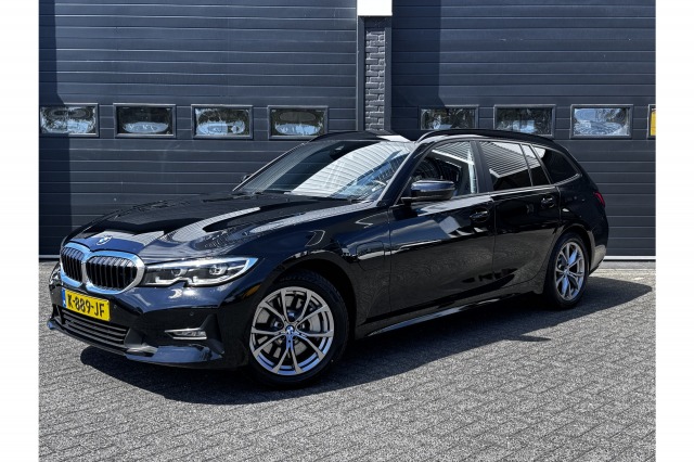 BMW 3 Serie Touring 330e Business Edition Plus Dealer OH | Leder | Memory | Carplay | €22.900,- incl. BTW