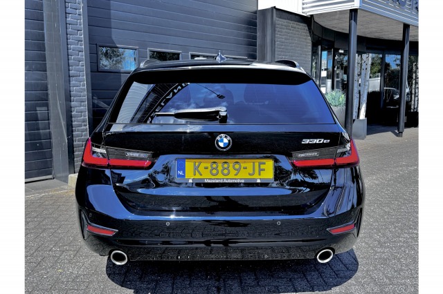 BMW 3 Serie Touring 330e Business Edition Plus Dealer OH | Leder | Memory | Carplay | €22.900,- incl. BTW