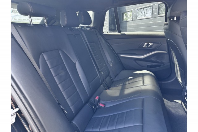 BMW 3 Serie Touring 330e Business Edition Plus Dealer OH | Leder | Memory | Carplay | €22.900,- incl. BTW
