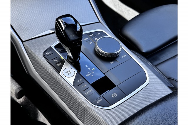BMW 3 Serie Touring 330e Business Edition Plus Dealer OH | Leder | Memory | Carplay | €22.900,- incl. BTW