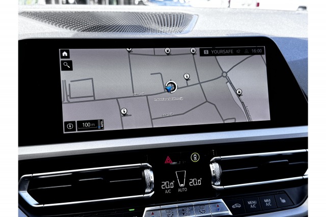 BMW 3 Serie Touring 330e Business Edition Plus Dealer OH | Leder | Memory | Carplay | €22.900,- incl. BTW