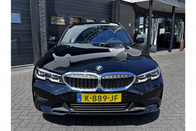 BMW 3 Serie Touring 330e Business Edition Plus Dealer OH | Leder | Memory | Carplay | €22.900,- incl. BTW