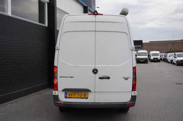 Mercedes-Benz Sprinter 311 2.2 CDI L2H2 EURO 6 - A/C Climate - Camera - €16.900,- Excl. Mercedes-Benz Sprinter 311 2.2 CDI L2H2 EURO 6 - A/C Climate - Camera - €16.900,- Excl.