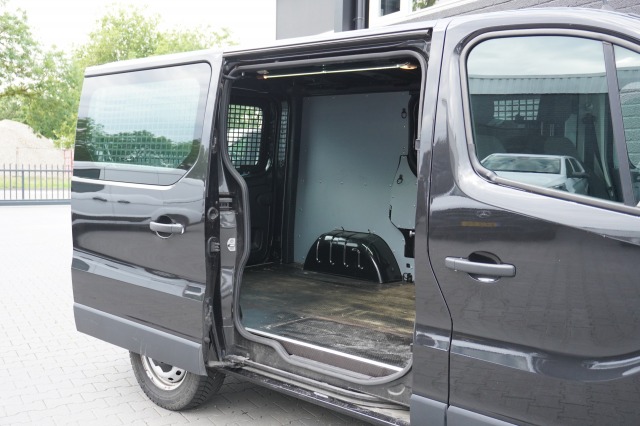 Renault Trafic 2.0 dCi 145PK Automaat 2x Schuifdeur EURO 6 - Airco - Navi - Cruise - €17.950,- Excl. Renault Trafic 2.0 dCi 145PK Automaat 2x Schuifdeur EURO 6 - Airco - Navi - Cruise - €17.950,- Excl.