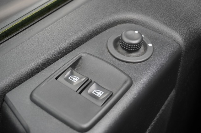 Renault Trafic 2.0 dCi 145PK Automaat 2x Schuifdeur EURO 6 - Airco - Navi - Cruise - €17.950,- Excl. Renault Trafic 2.0 dCi 145PK Automaat 2x Schuifdeur EURO 6 - Airco - Navi - Cruise - €17.950,- Excl.