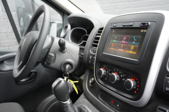 Renault Trafic 2.0 dCi 145PK Automaat 2x Schuifdeur EURO 6 - Airco  - Navi - Cruise - €17.950,- Excl.