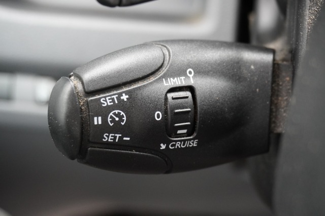 Peugeot Expert 2.0 BlueHDI 122PK Automaat EURO 6 - Airco - Cruise - PDC - €11.900,- Excl. Peugeot Expert 2.0 BlueHDI 122PK Automaat EURO 6 - Airco - Cruise - PDC - €11.900,- Excl.