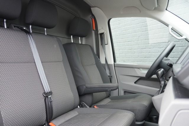 Volkswagen Transporter 2.0 TDI 150PK Automaat EURO 6 - Airco - Navi - Cruise - €17.900,- Excl. Volkswagen Transporter 2.0 TDI 150PK Automaat EURO 6 - Airco - Navi - Cruise - €17.900,- Excl.
