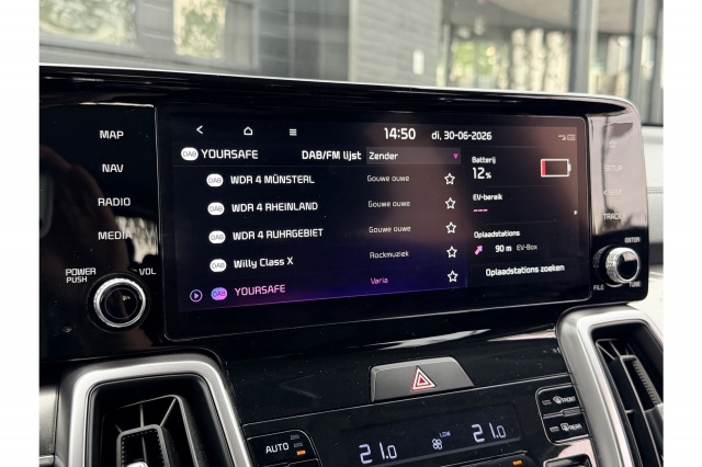 Kia Sorento 1.6 T-GDI Plug-in Hybrid 4WD DynamicLine 7p. | Trekhaak | Camera | ACC | €35.900,- incl. BTW Kia Sorento 1.6 T-GDI Plug-in Hybrid 4WD DynamicLine 7p. | Trekhaak | Camera | ACC | €35.900,- incl. BTW