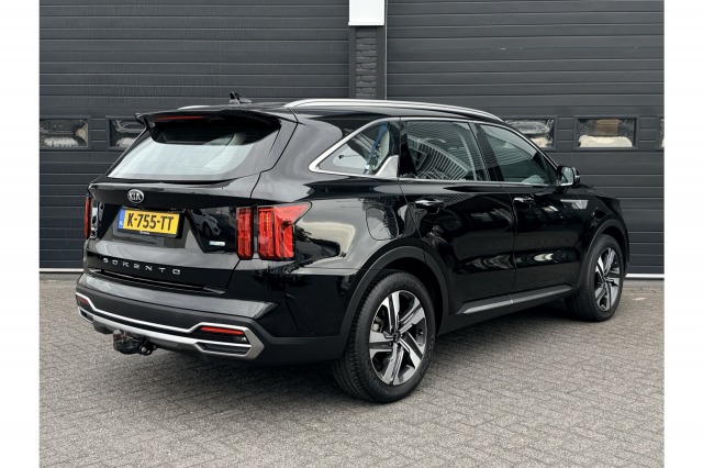 Kia Sorento 1.6 T-GDI Plug-in Hybrid 4WD DynamicLine 7p. | Trekhaak | Camera | ACC | €35.900,- incl. BTW Kia Sorento 1.6 T-GDI Plug-in Hybrid 4WD DynamicLine 7p. | Trekhaak | Camera | ACC | €35.900,- incl. BTW
