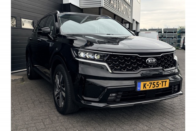 Kia Sorento 1.6 T-GDI Plug-in Hybrid 4WD DynamicLine 7p. | Trekhaak | Camera | ACC | €35.900,- incl. BTW Kia Sorento 1.6 T-GDI Plug-in Hybrid 4WD DynamicLine 7p. | Trekhaak | Camera | ACC | €35.900,- incl. BTW