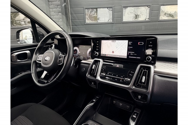 Kia Sorento 1.6 T-GDI Plug-in Hybrid 4WD DynamicLine 7p. | Trekhaak | Camera | ACC | €35.900,- incl. BTW Kia Sorento 1.6 T-GDI Plug-in Hybrid 4WD DynamicLine 7p. | Trekhaak | Camera | ACC | €35.900,- incl. BTW