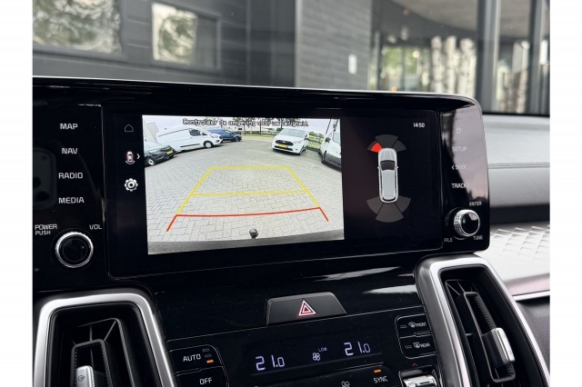 Kia Sorento 1.6 T-GDI Plug-in Hybrid 4WD DynamicLine 7p. | Trekhaak | Camera | ACC | €35.900,- incl. BTW Kia Sorento 1.6 T-GDI Plug-in Hybrid 4WD DynamicLine 7p. | Trekhaak | Camera | ACC | €35.900,- incl. BTW