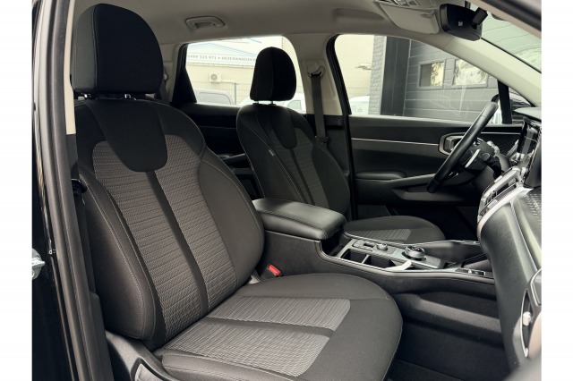 Kia Sorento 1.6 T-GDI Plug-in Hybrid 4WD DynamicLine 7p. | Trekhaak | Camera | ACC | €35.900,- incl. BTW Kia Sorento 1.6 T-GDI Plug-in Hybrid 4WD DynamicLine 7p. | Trekhaak | Camera | ACC | €35.900,- incl. BTW