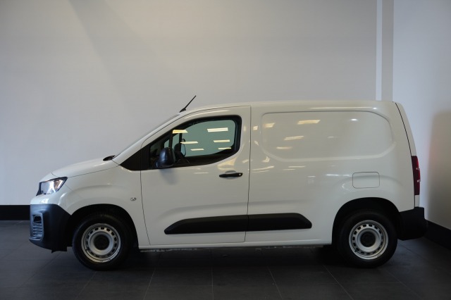 Peugeot Partner 1.2 PureTech 110Pk Benzine - Airco - Navi - Cruise - € 12.499,- Excl.