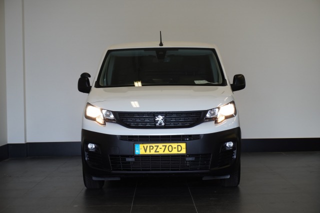 Peugeot Partner 1.2 PureTech 110Pk Benzine - Airco - Navi - Cruise - € 12.499,- Excl.