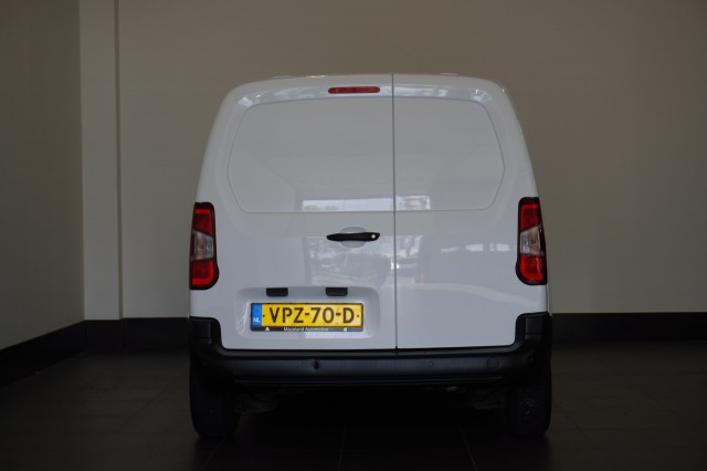 Peugeot Partner 1.2 PureTech 110Pk Benzine - Airco - Navi - Cruise - € 12.499,- Excl.