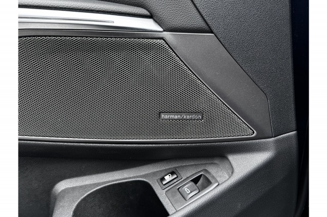 BMW 3 Serie Touring 330e xDrive High Executive | H&K Audio | 360 Camera | ACC | Laser | Trekhaak | €20.900,- incl. BTW