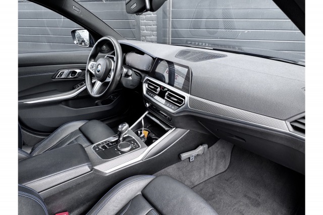 BMW 3 Serie Touring 330e xDrive High Executive | H&K Audio | 360 Camera | ACC | Laser | Trekhaak | €20.900,- incl. BTW
