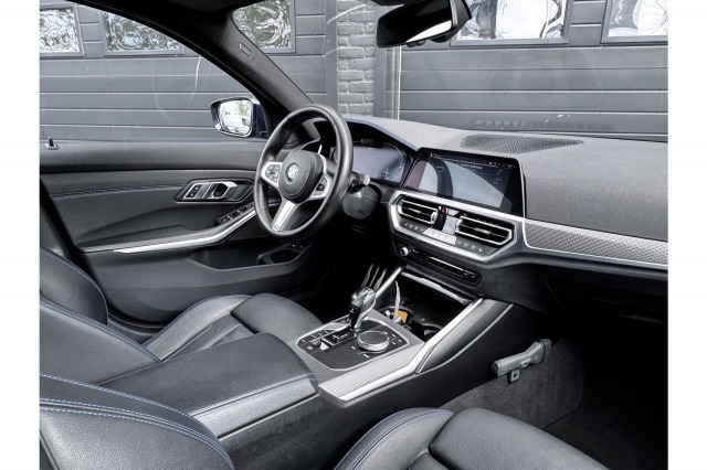BMW 3 Serie Touring 330e xDrive High Executive | H&K Audio | 360 Camera | ACC | Laser | Trekhaak | €20.900,- incl. BTW