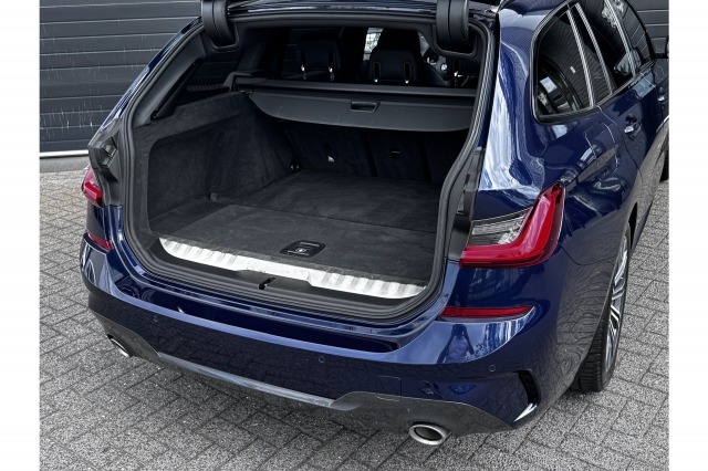 BMW 3 Serie Touring 330e xDrive High Executive | H&K Audio | 360 Camera | ACC | Laser | Trekhaak | €20.900,- incl. BTW