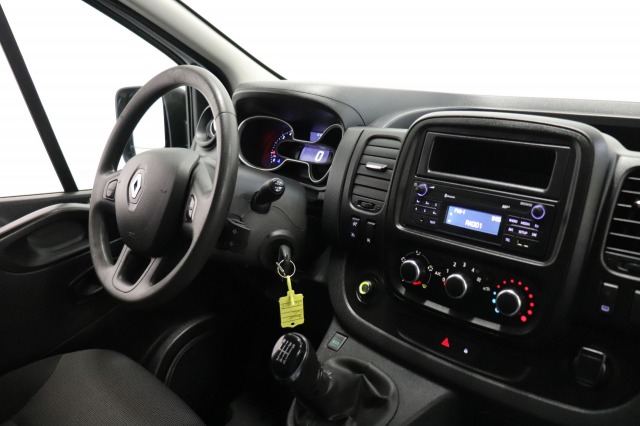 Renault Trafic 1.6 dCi EURO 6 - Airco - Cruise - PDC - Trekhaak - € 9.950,- Excl.