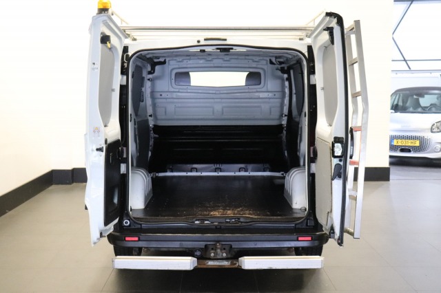 Renault Trafic 1.6 dCi EURO 6 - Airco - Cruise - PDC - Trekhaak - € 9.950,- Excl.