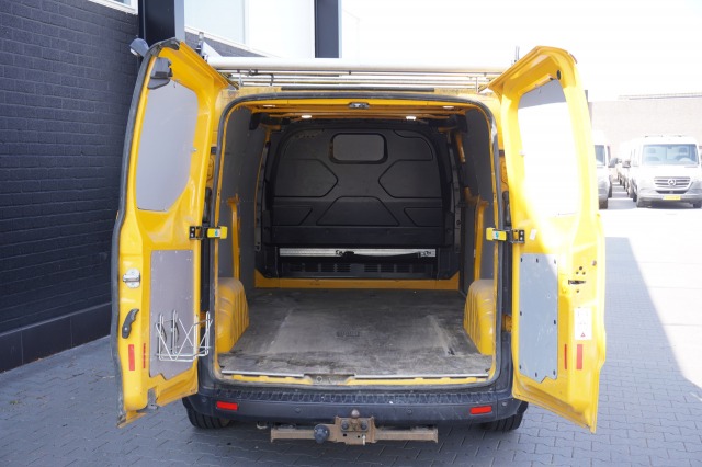 Ford Transit Custom 2.0 TDCI 130PK L2 EURO 6 - Airco - Cruise - PDC - Trekhaak - € 11.950,- Excl.