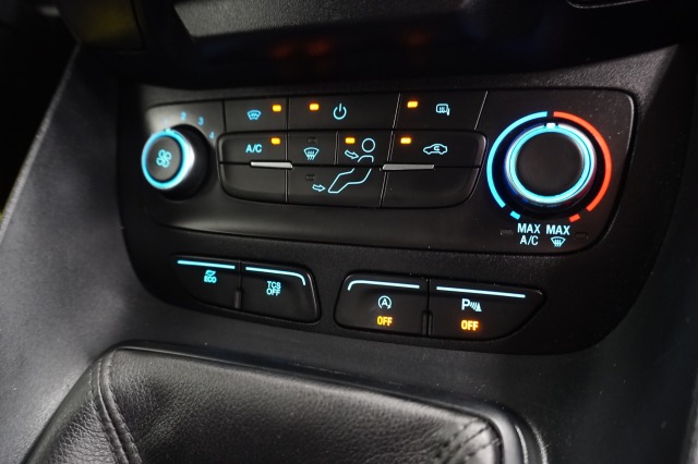 Ford Transit Connect 1.5 EcoBlue EURO 6 - Airco -PDC - Trekhaak - € 10.950,- Excl. Ford Transit Connect 1.5 EcoBlue EURO 6 - Airco -PDC - Trekhaak - € 10.950,- Excl.