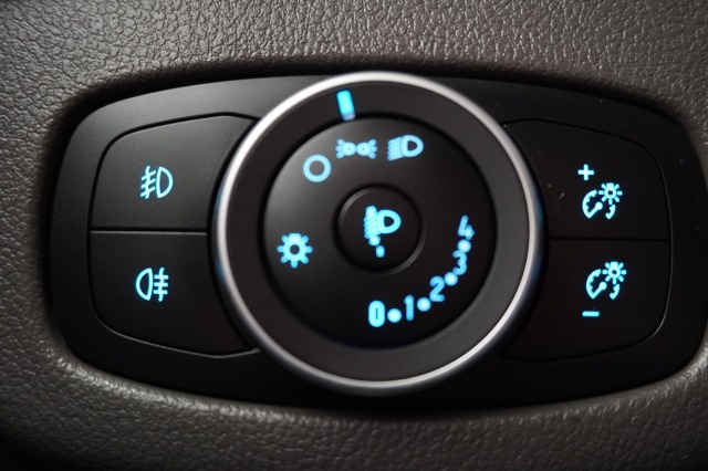 Ford Transit Connect 1.5 EcoBlue EURO 6 - Airco -PDC - Trekhaak - € 10.950,- Excl. Ford Transit Connect 1.5 EcoBlue EURO 6 - Airco -PDC - Trekhaak - € 10.950,- Excl.