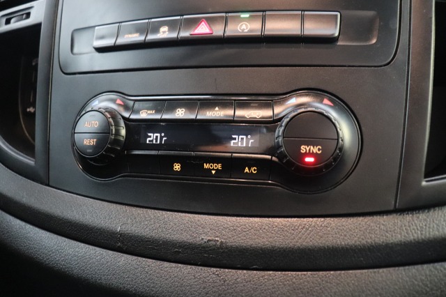 Mercedes-Benz Vito 114 CDI Lang Automaat EURO 6 - A/C Climate - Cruise - Camera - €19.900,- Excl.