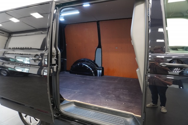 Volkswagen Transporter 2.0 TDI 150PK Automaat EURO 6 - Airco - Navi - Cruise - € 17.900,- Excl.