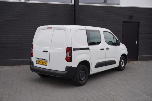 Peugeot Partner 1.2 PT Benzine! EURO 6 - Airco - Navi - Cruise - €12.900,- Excl. Peugeot Partner 1.2 PT Benzine! EURO 6 - Airco - Navi - Cruise - €12.900,- Excl.