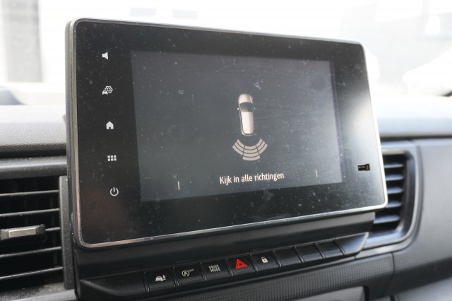 Renault Trafic 2.0 dCi 150PK - EURO 6 - Airco - Navi - Cruise - €16.900,- Excl. Renault Trafic 2.0 dCi 150PK - EURO 6 - Airco - Navi - Cruise - €16.900,- Excl.