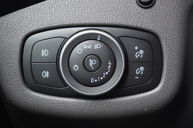 Ford Transit Connect 1.5 EcoBlue EURO 6 - Airco - Trekhaak - € 12.900,- Excl. Ford Transit Connect 1.5 EcoBlue EURO 6 - Airco - Trekhaak - € 12.900,- Excl.