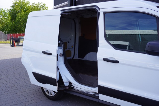 Ford Transit Connect 1.5 EcoBlue EURO 6 - Airco - Trekhaak - € 12.900,- Excl. Ford Transit Connect 1.5 EcoBlue EURO 6 - Airco - Trekhaak - € 12.900,- Excl.