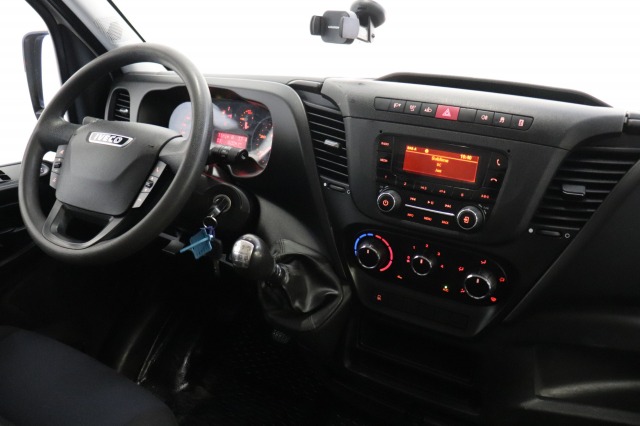 Iveco Daily 35S12V 2.3 L2H2 EURO 6 - Airco - Cruise - Camera - €13.900,- Excl. Iveco Daily 35S12V 2.3 L2H2 EURO 6 - Airco - Cruise - Camera - €13.900,- Excl.