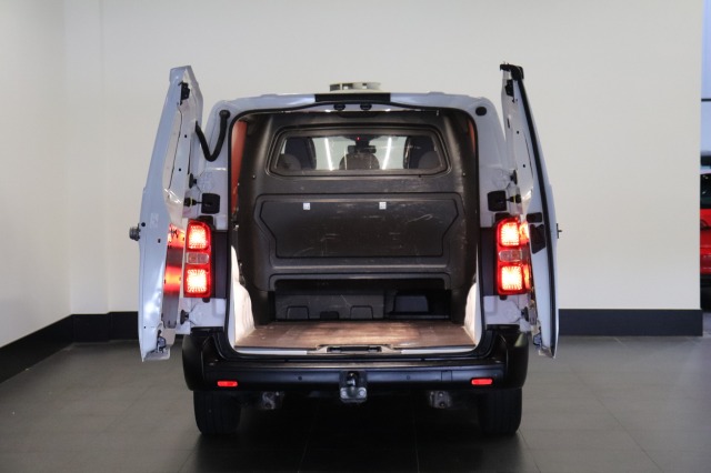 Peugeot Expert 2.0 BlueHDI 123PK L3 Dubbel cabine EURO 6 - Airco -Navi - Cruise - €14.950,- Excl. Peugeot Expert 2.0 BlueHDI 123PK L3 Dubbel cabine EURO 6 - Airco -Navi - Cruise - €14.950,- Excl.