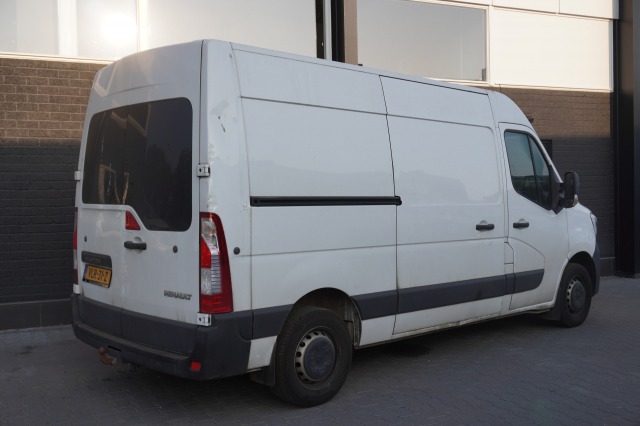 Renault Master 2.3 dCi 150PK L2H2 - EURO 6 - Airco - Trekhaak - €14.900,- Excl.