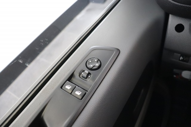 Peugeot Expert 1.5 BlueHDI 100PK L2 EURO 6 - Airco - Navi - Cruise - €11.900,- Excl. Peugeot Expert 1.5 BlueHDI 100PK L2 EURO 6 - Airco - Navi - Cruise - €11.900,- Excl.