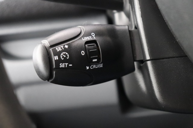 Peugeot Expert 1.5 BlueHDI 100PK L2 EURO 6 - Airco - Navi - Cruise - €11.900,- Excl. Peugeot Expert 1.5 BlueHDI 100PK L2 EURO 6 - Airco - Navi - Cruise - €11.900,- Excl.