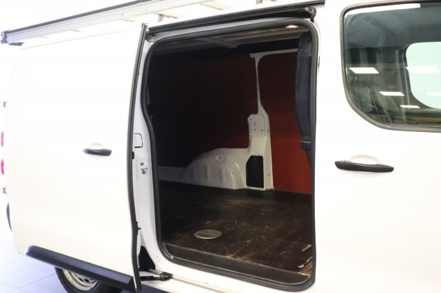Peugeot Expert 2.0 BlueHDI 122PK L3 EURO 6 - Airco - Navi - Cruise - €9.950,- Excl. Peugeot Expert 2.0 BlueHDI 122PK L3 EURO 6 - Airco - Navi - Cruise - €9.950,- Excl.